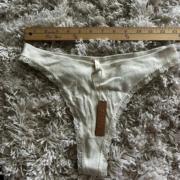 SKIMS Other - NWT Skims thong